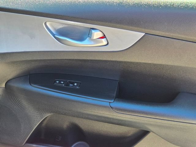 Used 2023 Kia Forte LXS FWD image 22