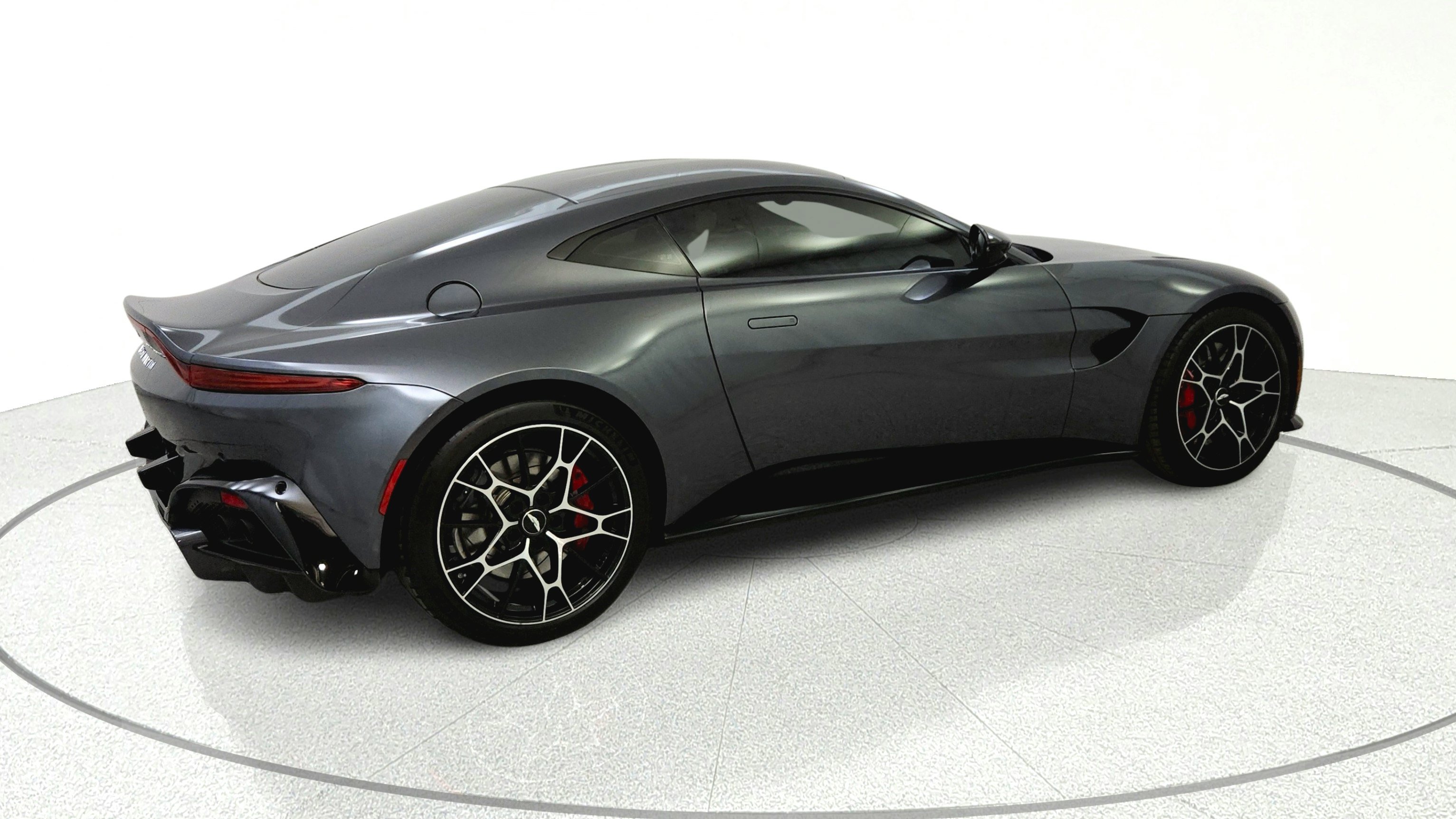 Used 2022 Aston Martin V8 Vantage Coupe RWD image 7
