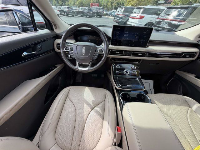 Used 2023 Lincoln Nautilus Reserve AWD/4WD image 15