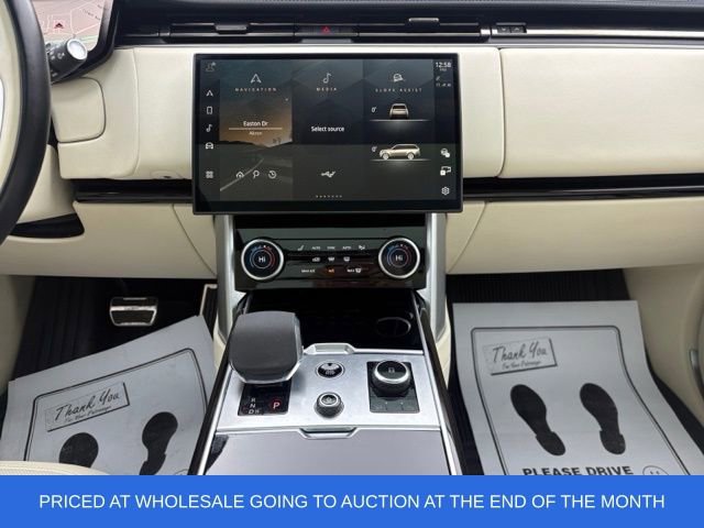 Used 2023 Land Rover Range Rover SE image 13