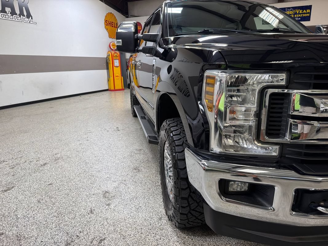 Used 2019 Ford F250 XLT w/ XLT Premium Package AWD/4WD image 14
