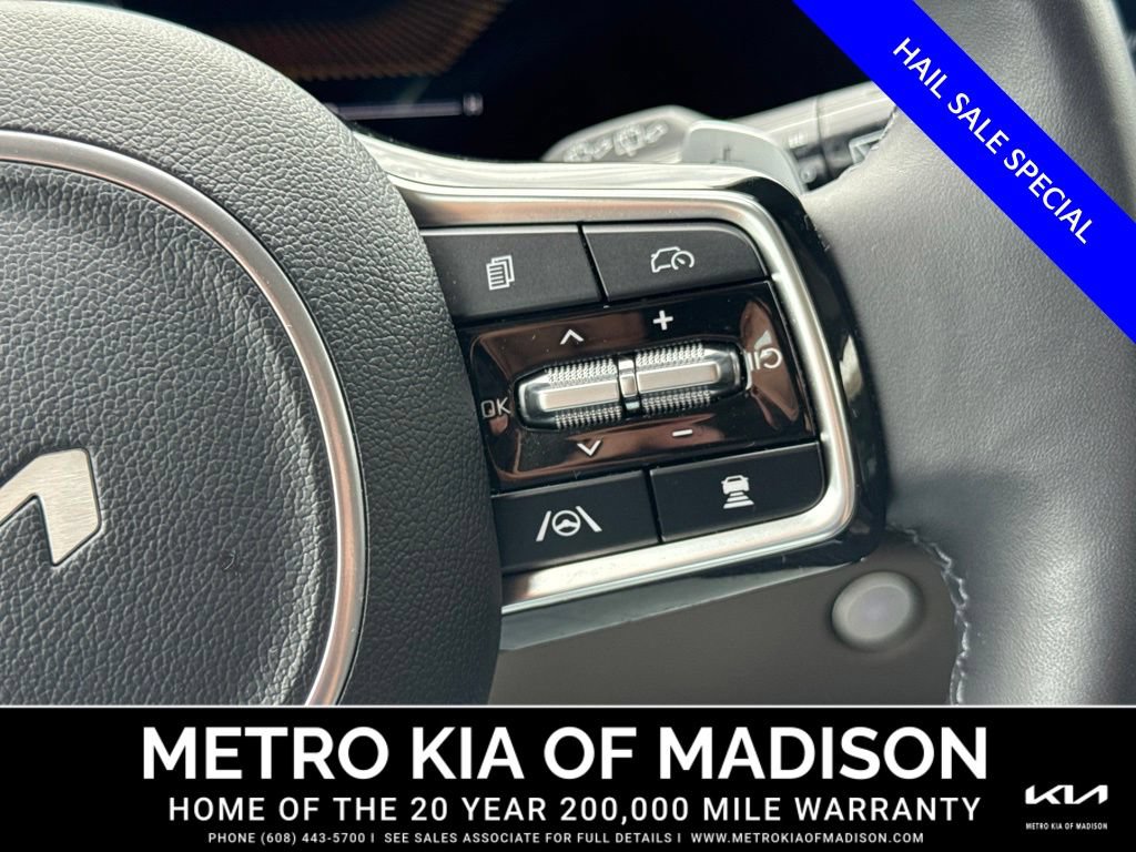 Used 2026 Kia Carnival EX FWD image 21