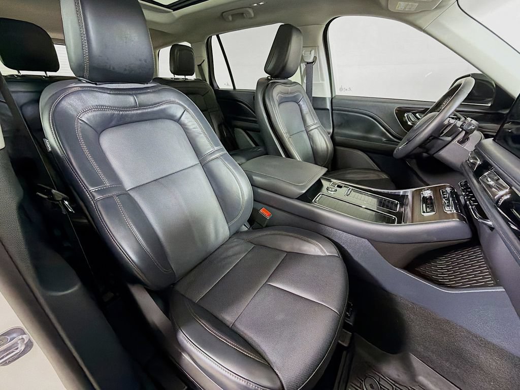 Used 2025 Lincoln Aviator Reserve AWD/4WD image 27