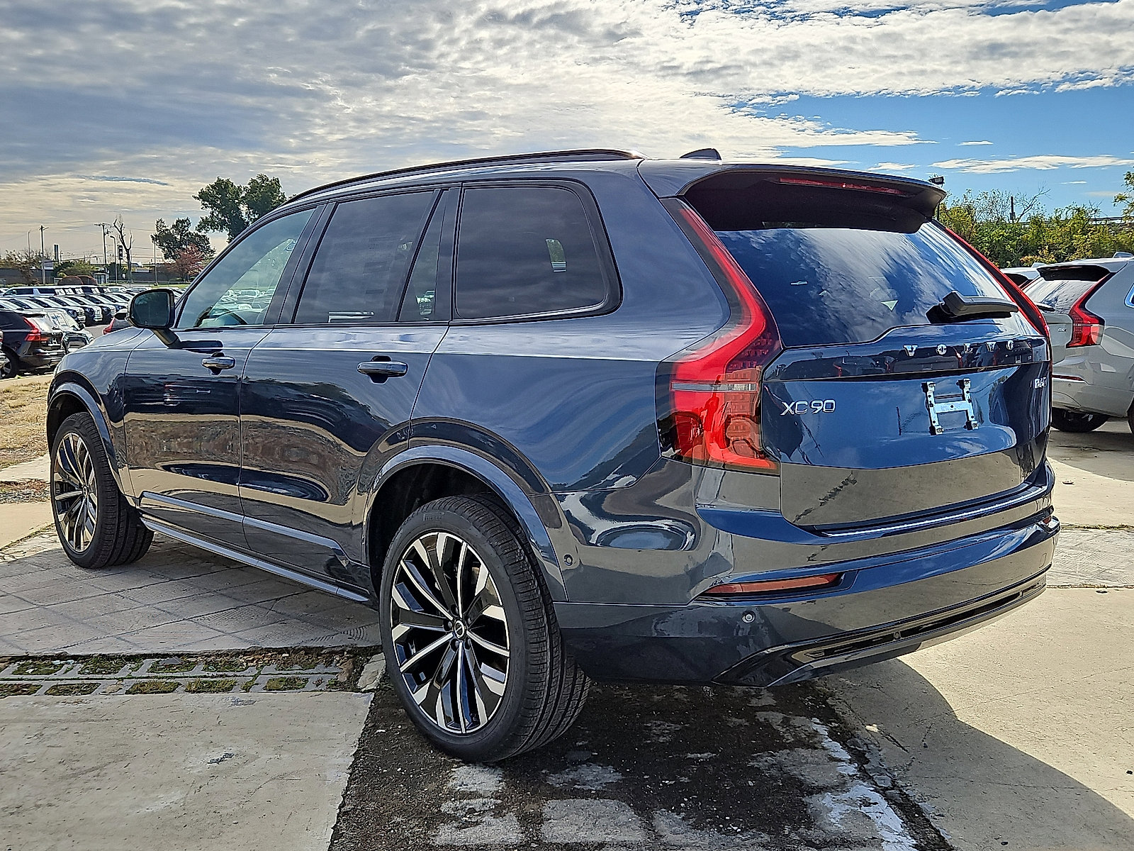 New 2026 Volvo XC90 B6 Ultra w/ Protection Package Premier image 4