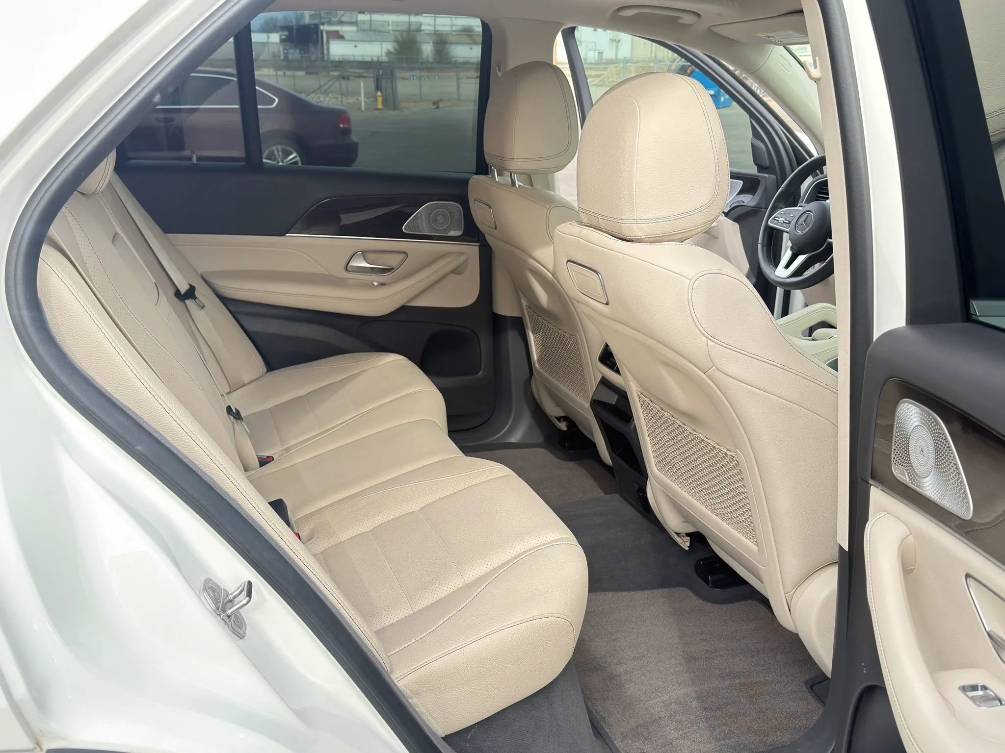 Used 2020 Mercedes-Benz GLE 350 4MATIC w/ Premium Package image 12