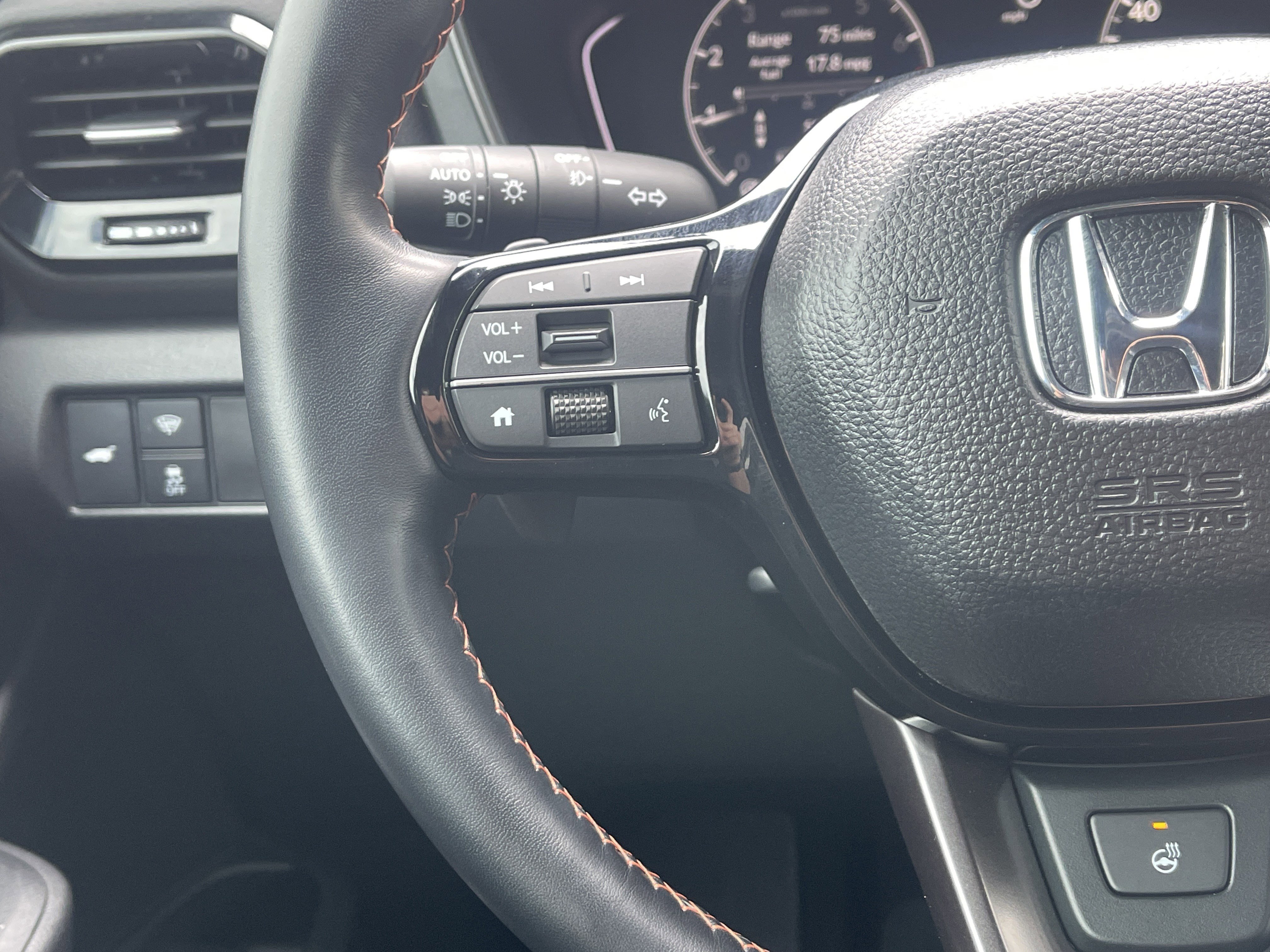 Certified 2024 Honda Pilot TrailSport image 18