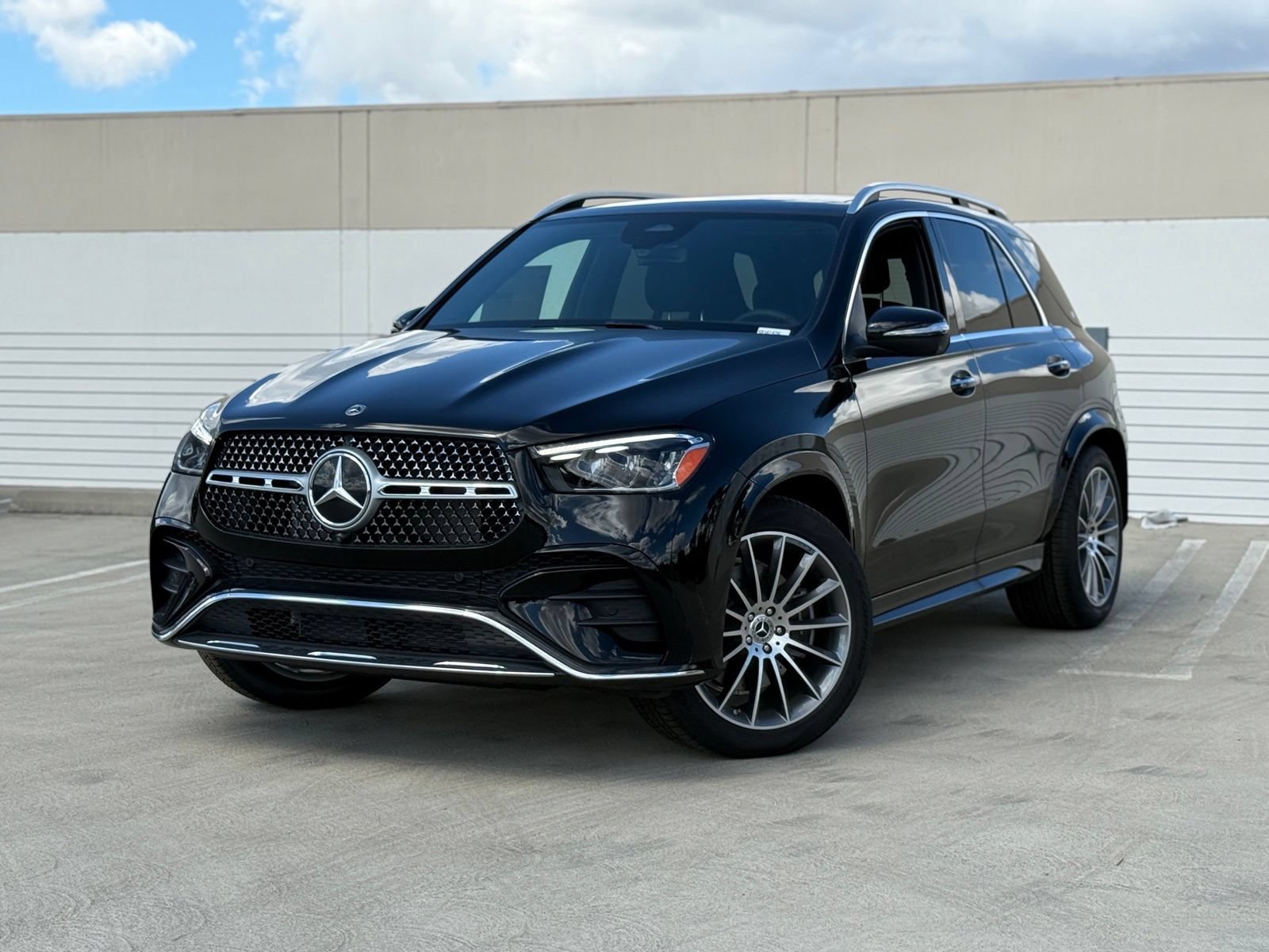 Used 2025 Mercedes-Benz GLE 580 4MATIC image 2