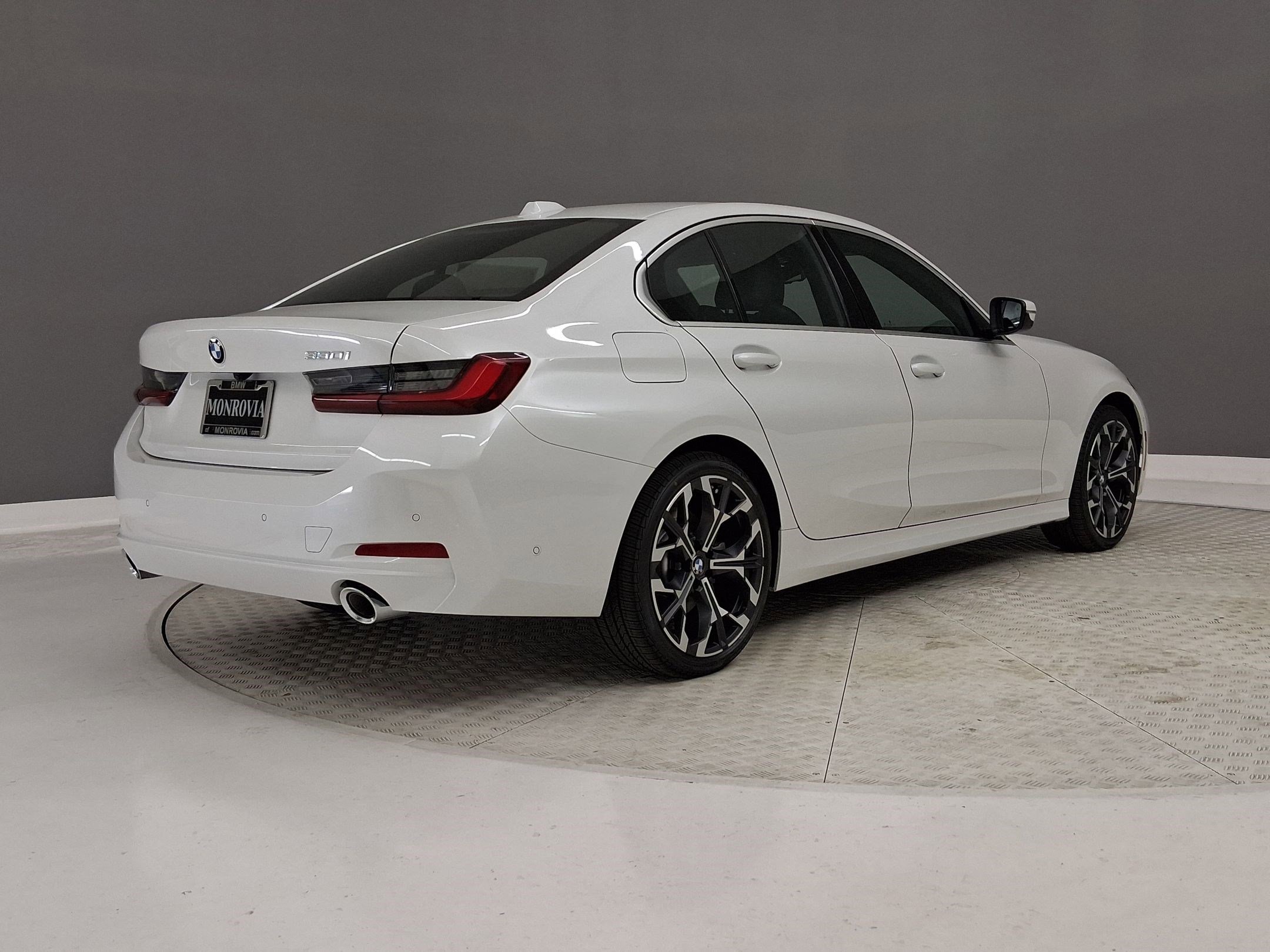 New 2026 BMW 330i Sedan w/ Convenience Package image 7