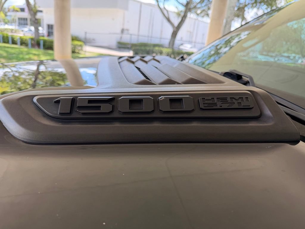 Used 2020 RAM 1500 Laramie w/ Sport Appearance Package AWD/4WD image 18