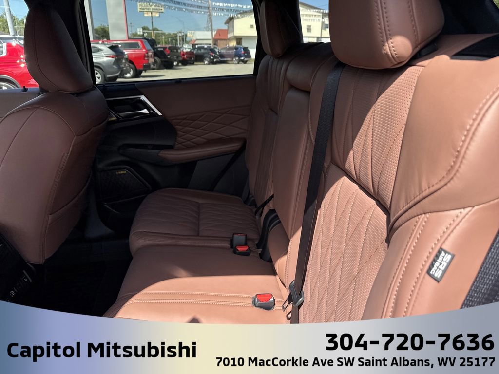 New 2025 Mitsubishi Outlander SEL image 14