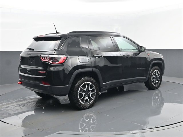 Used 2024 Jeep Compass Trailhawk image 18