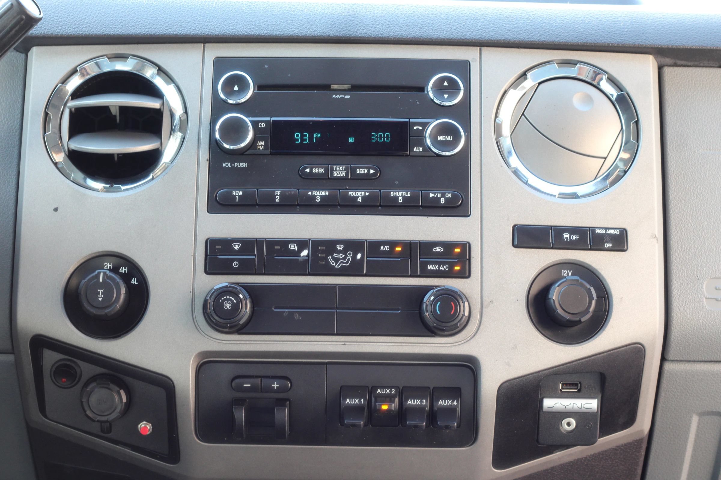 Used 2016 Ford F250 XLT w/ XLT Value Package AWD/4WD image 16