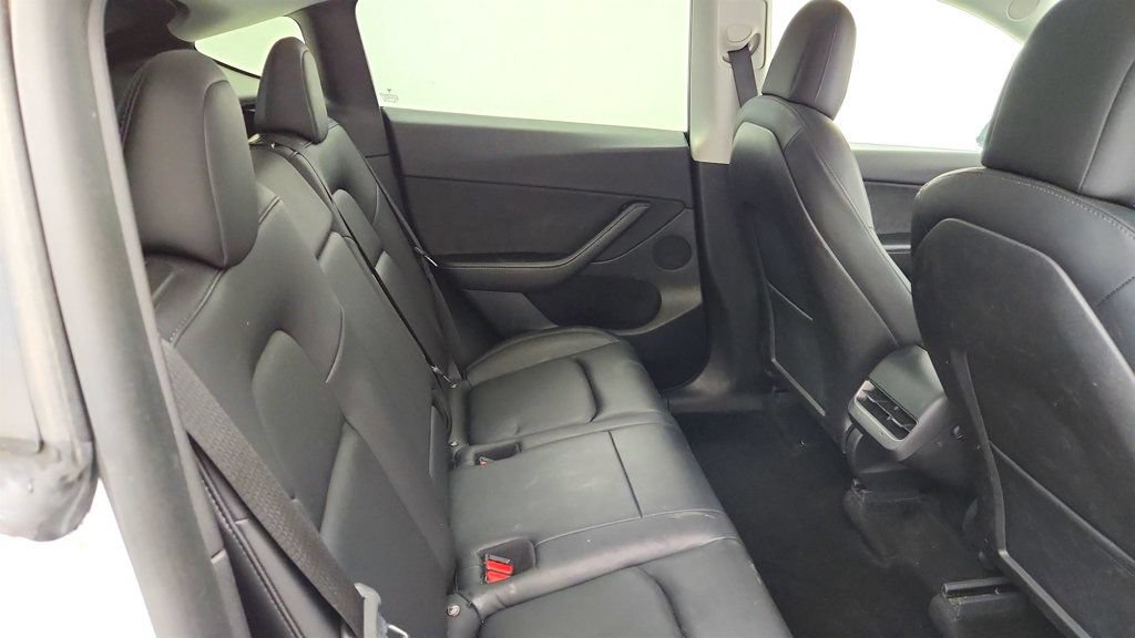 Used 2021 Tesla Model Y Long Range AWD/4WD image 27