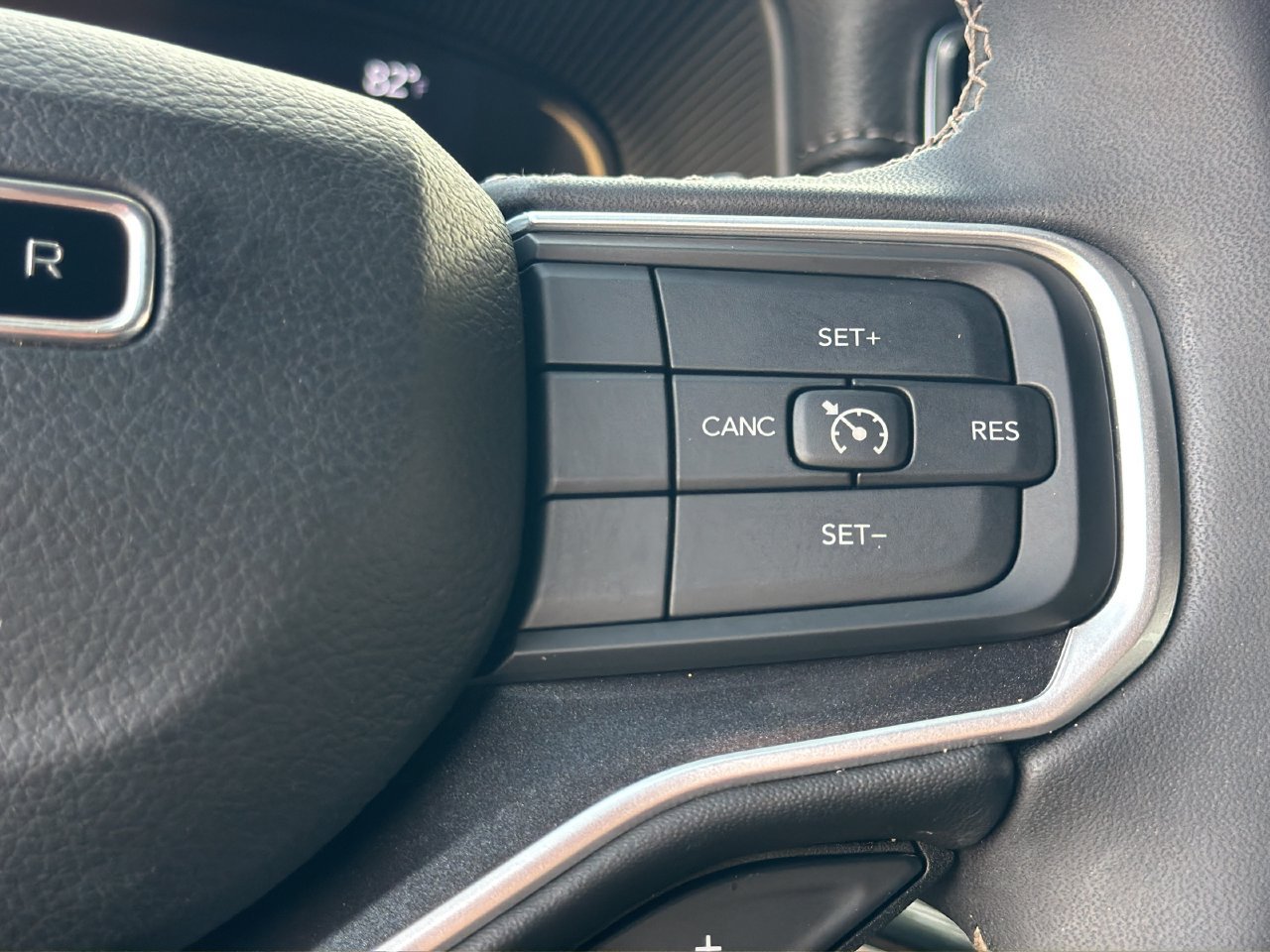 Used 2024 Jeep Wagoneer 2WD image 23