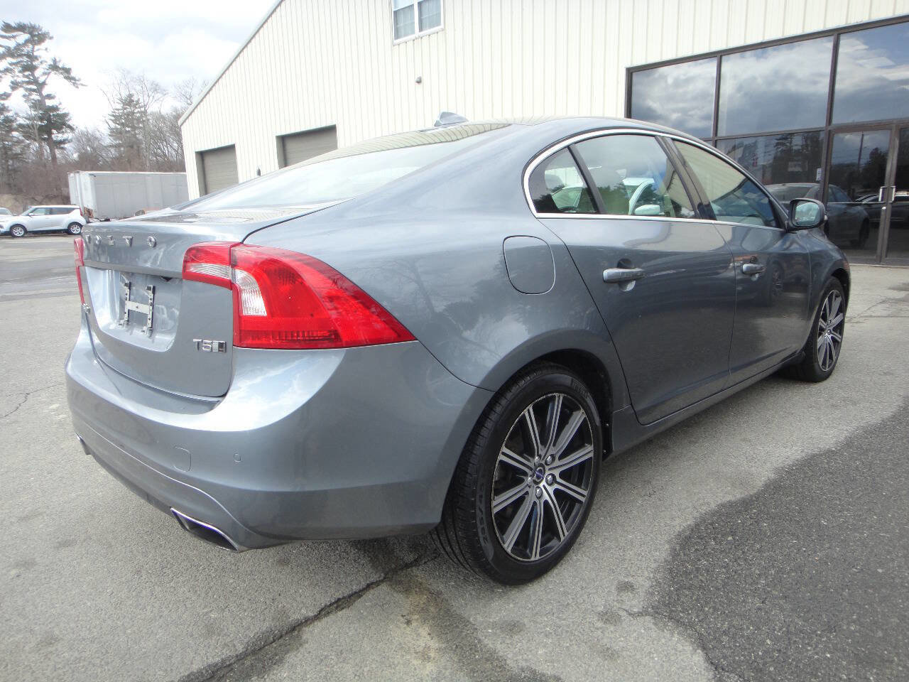 Used 2018 Volvo S60 T5 Inscription image 25