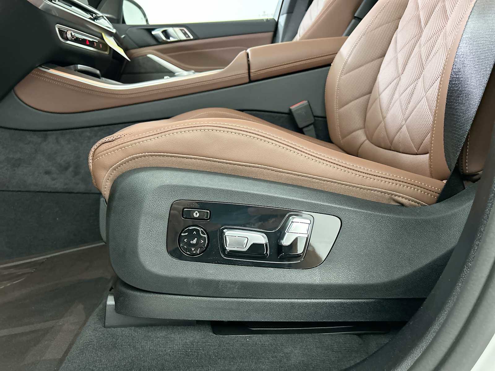 New 2026 BMW X5 xDrive40i w/ M Sport Package image 14
