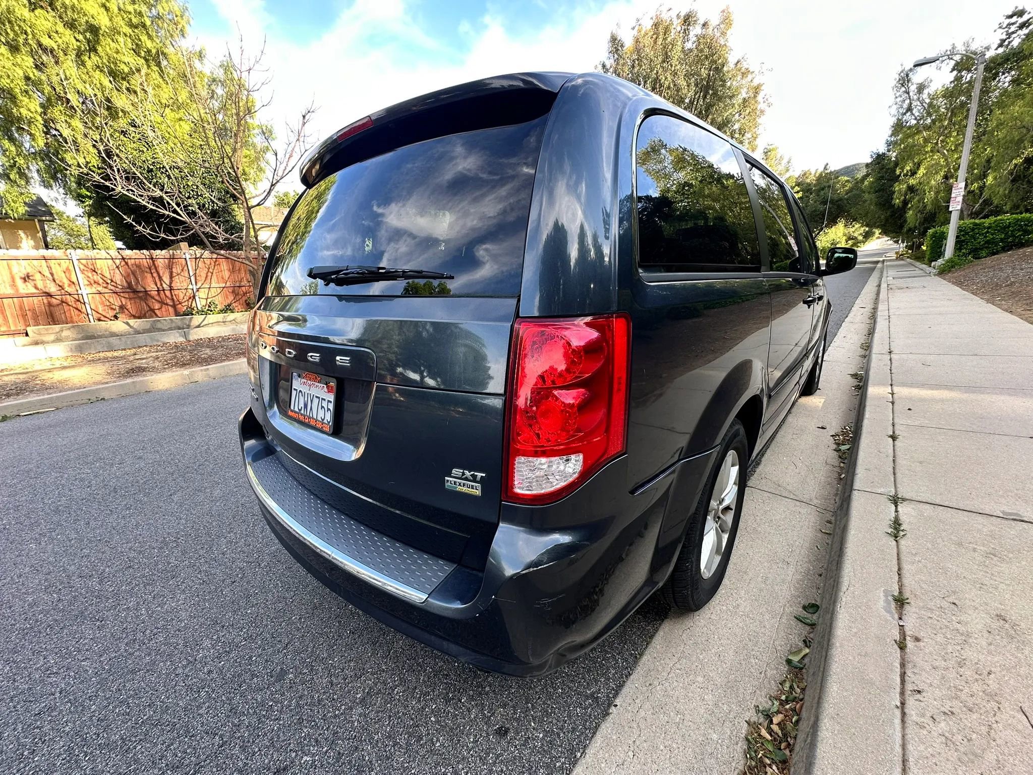 Used 2014 Dodge Grand Caravan SXT image 8