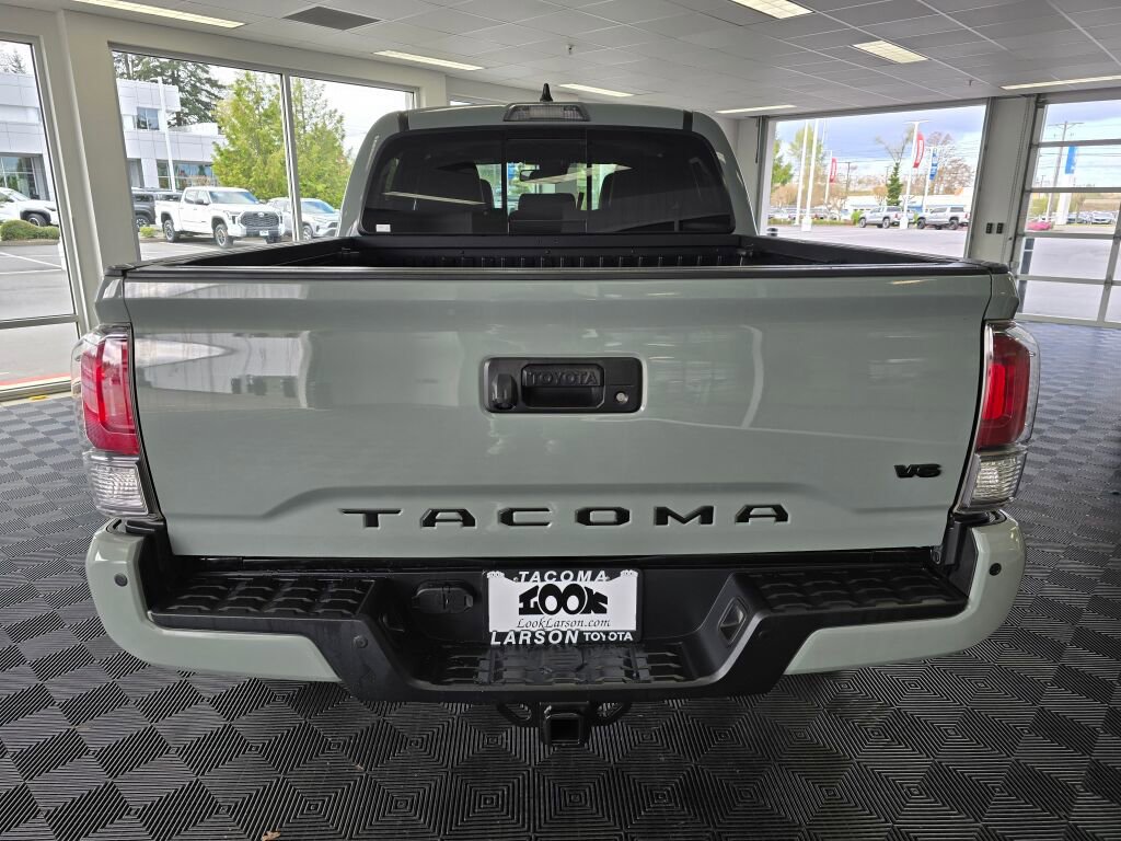 Used 2023 Toyota Tacoma TRD Off-Road w/ TRD Premium Off Road Package image 4