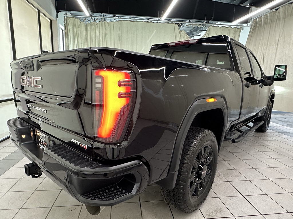Used 2025 GMC Sierra 2500 AT4 AWD/4WD image 5