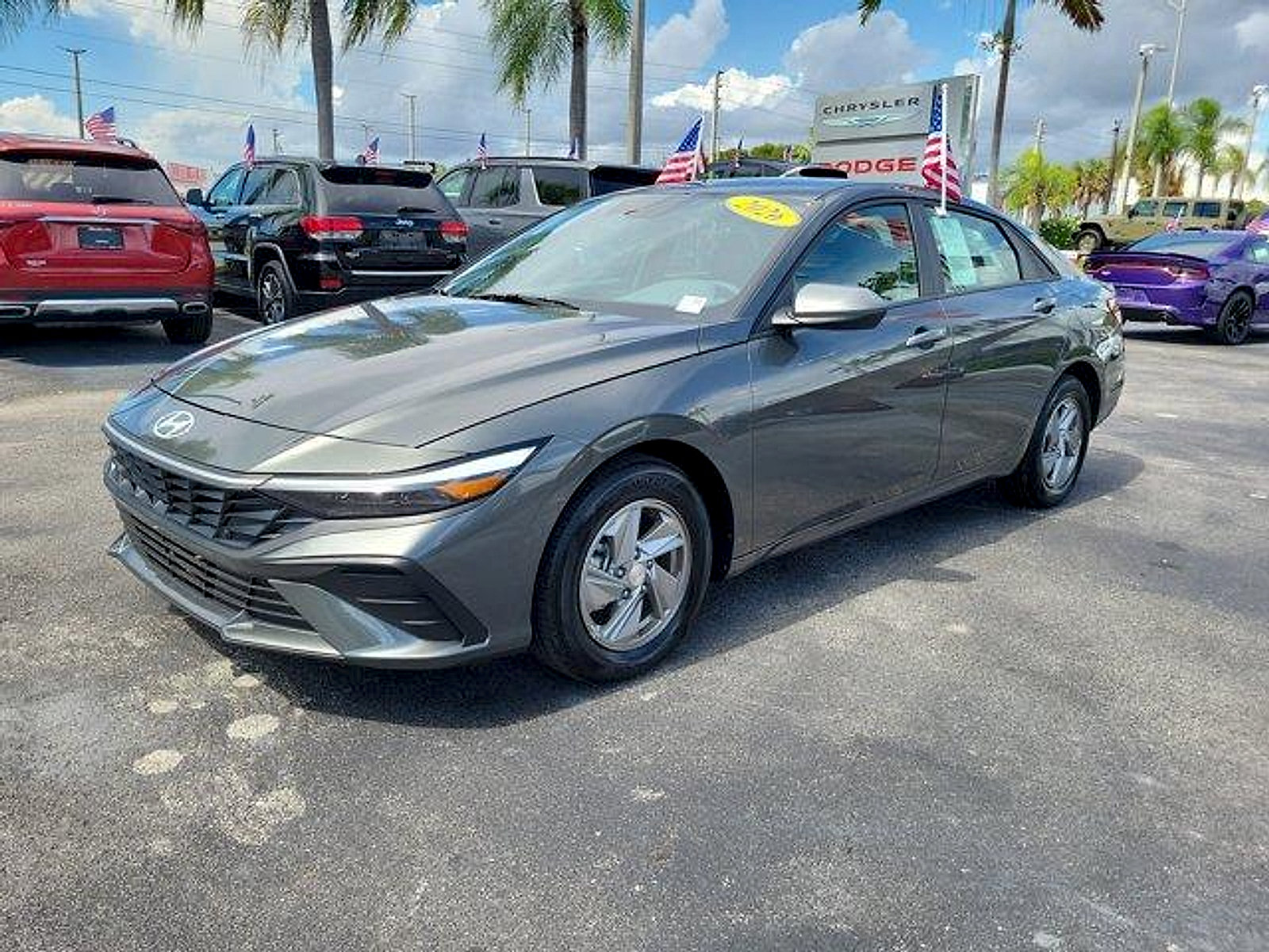 Used 2026 Hyundai Elantra SE FWD image 3
