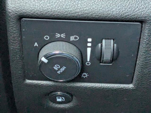 Used 2019 Jeep Grand Cherokee Limited image 11