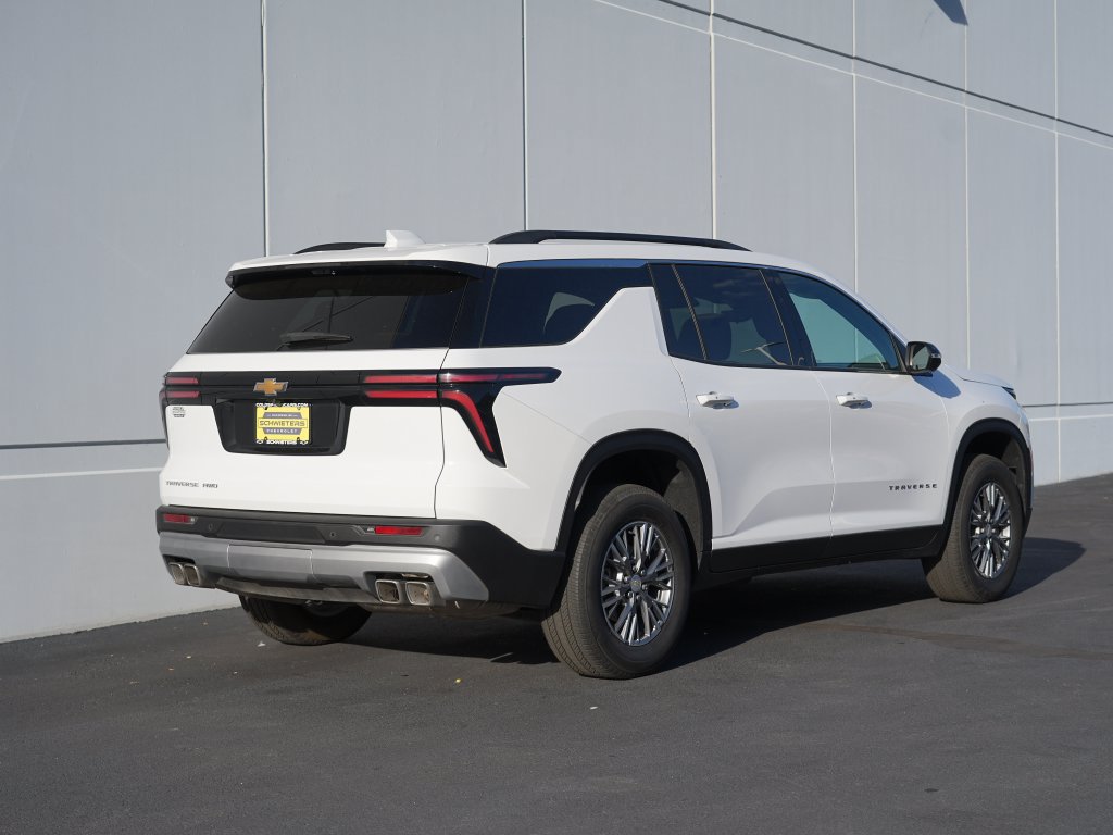 Certified 2026 Chevrolet Traverse LT w/ Driver Confidence Package AWD/4WD image 4