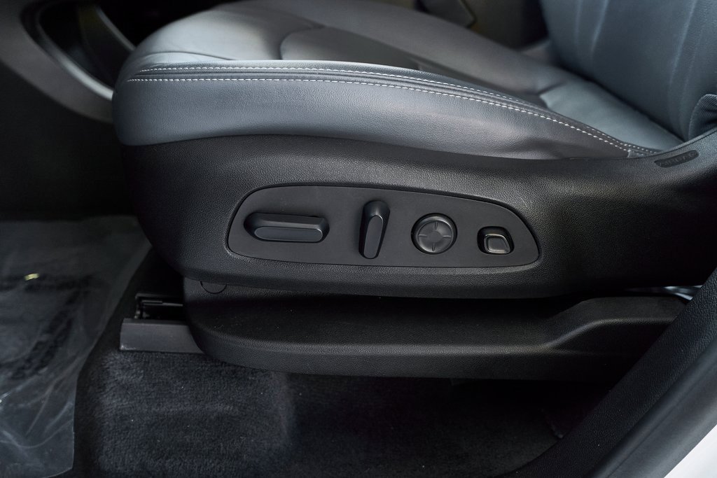 Used 2024 Buick Enclave Premium image 21