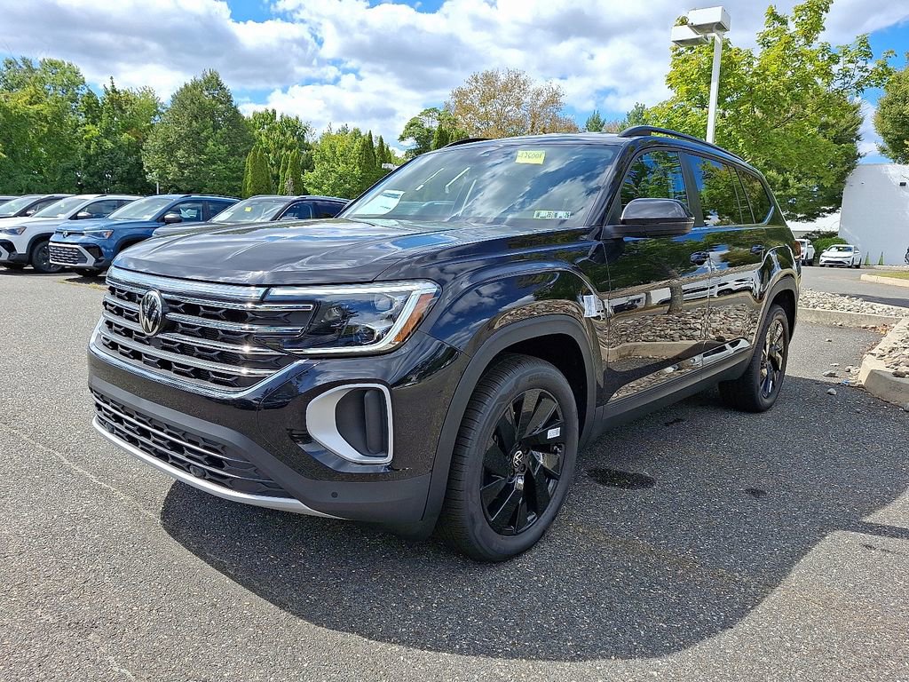 New 2026 Volkswagen Atlas SE image 2