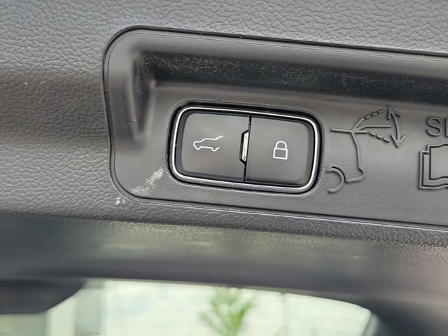 Used 2023 Ford Explorer XLT w/ Equipment Group 202A AWD/4WD image 7