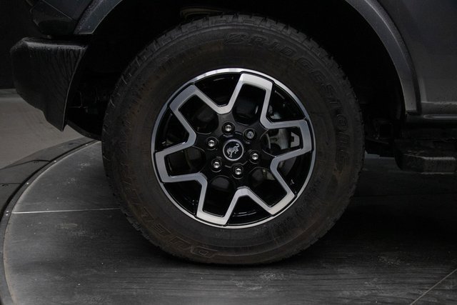 Used 2023 Ford Bronco Outer Banks image 8