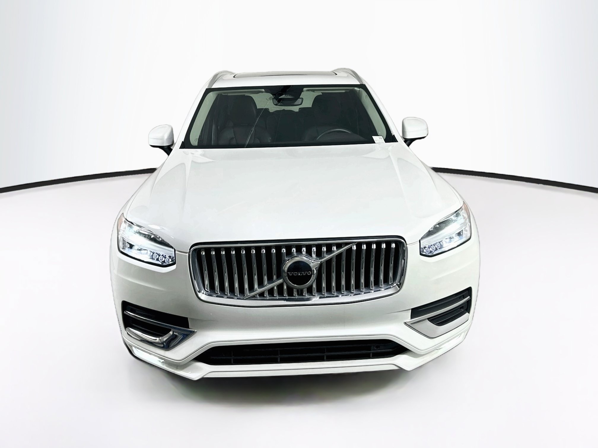 Used 2024 Volvo XC90 B5 Core AWD/4WD image 2