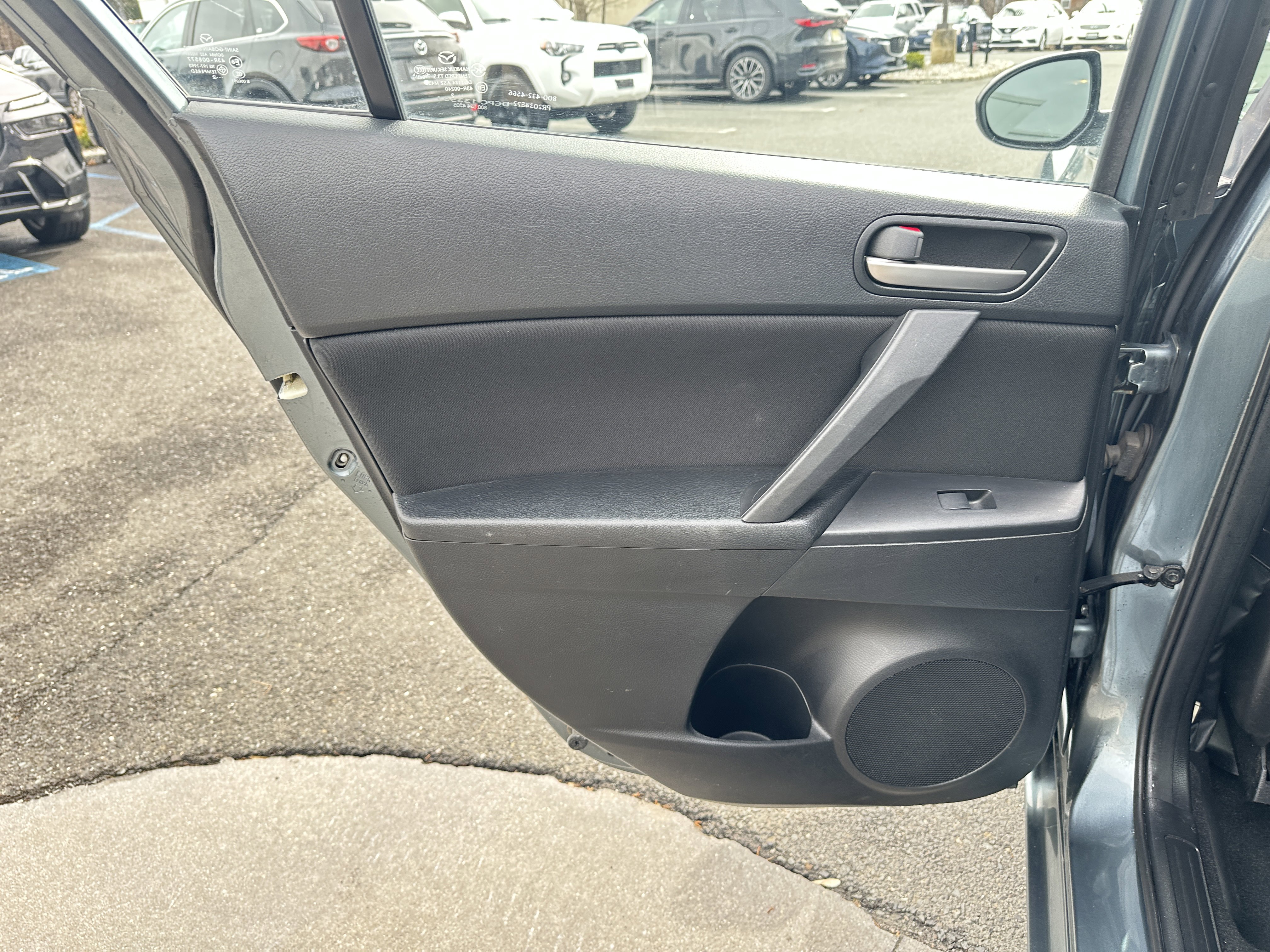 Used 2012 MAZDA MAZDA3 i Touring image 25