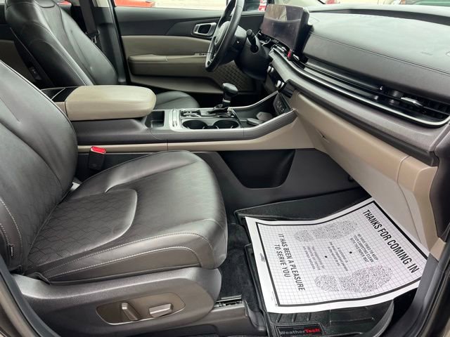 Used 2025 Kia Carnival SX image 10