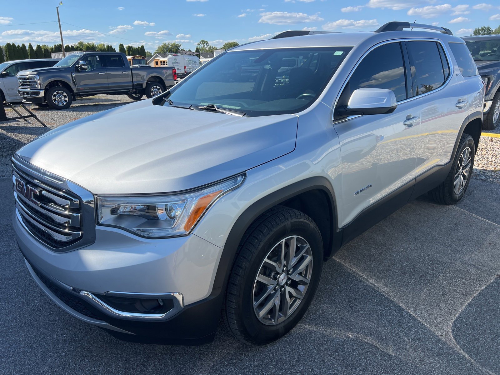 Used 2019 GMC Acadia SLE w/ Driver Alert Package I image 3