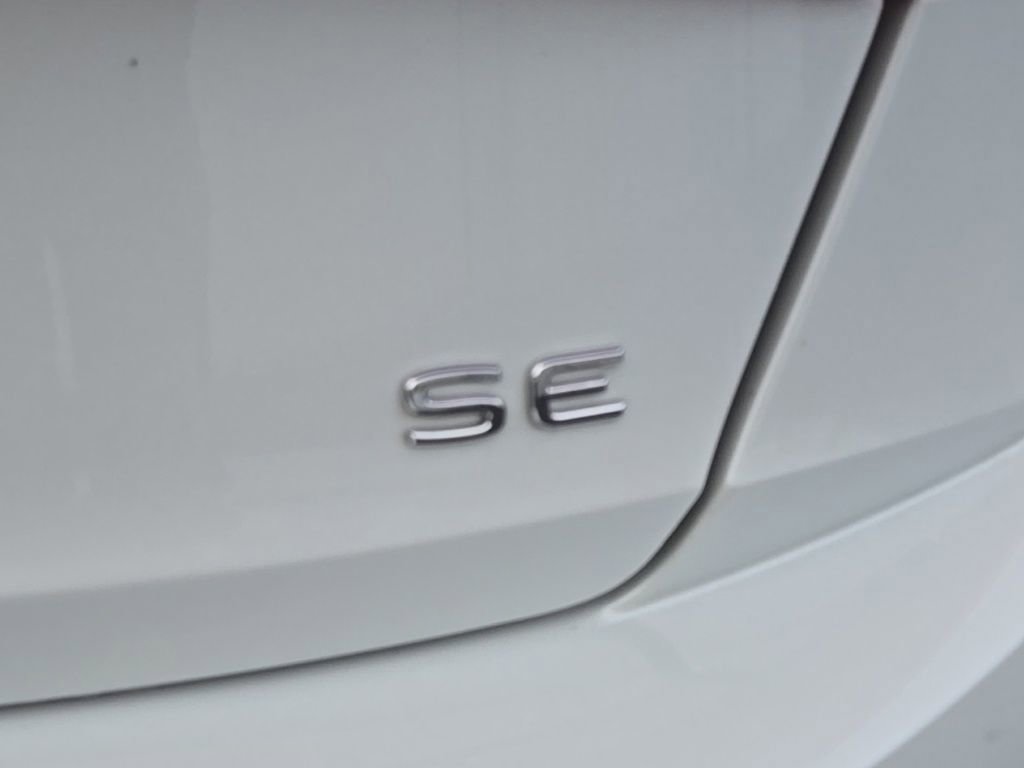 Used 2025 Volkswagen Jetta SE w/ Sunroof Package image 7