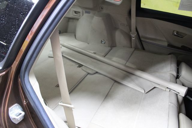 Used 2011 Toyota Venza AWD image 9
