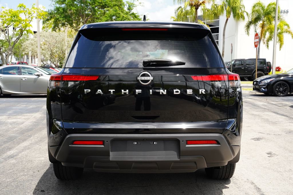 Used 2023 Nissan Pathfinder S image 9