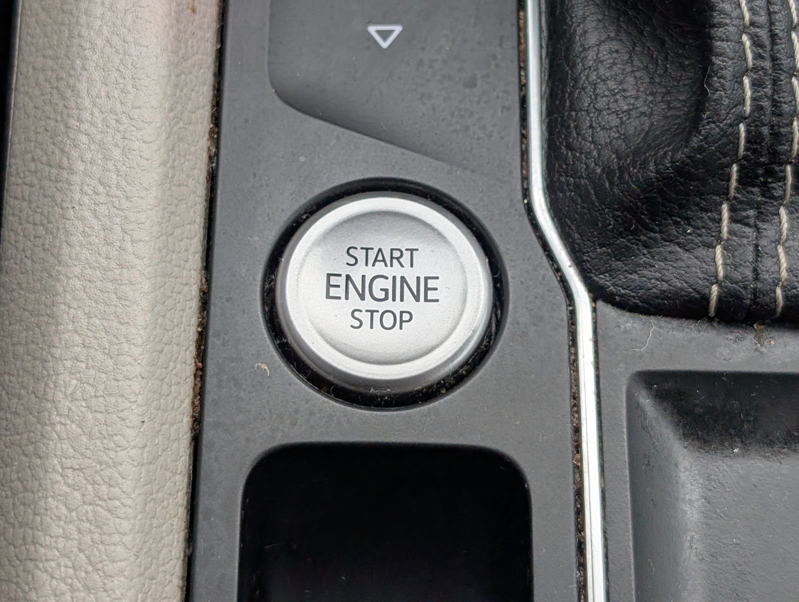 Used 2021 Volkswagen Atlas SEL FWD image 28