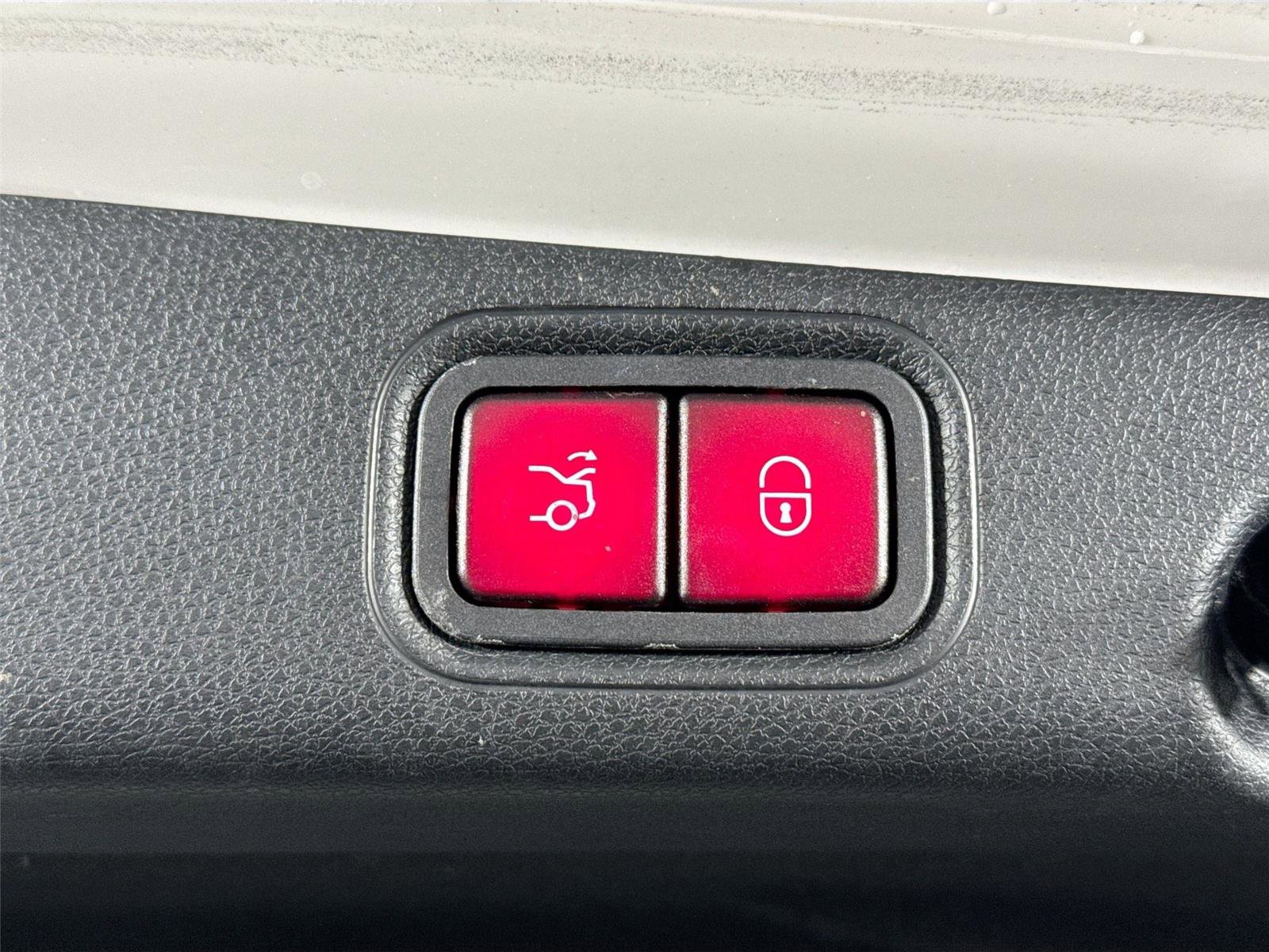 Used 2017 Mercedes-Benz E 300 4MATIC image 45