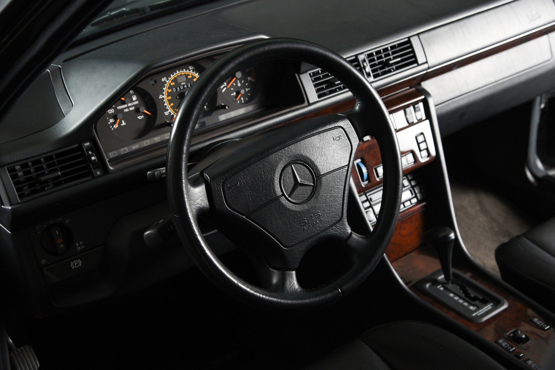 Used 1994 Mercedes-Benz E 500 Sedan image 4