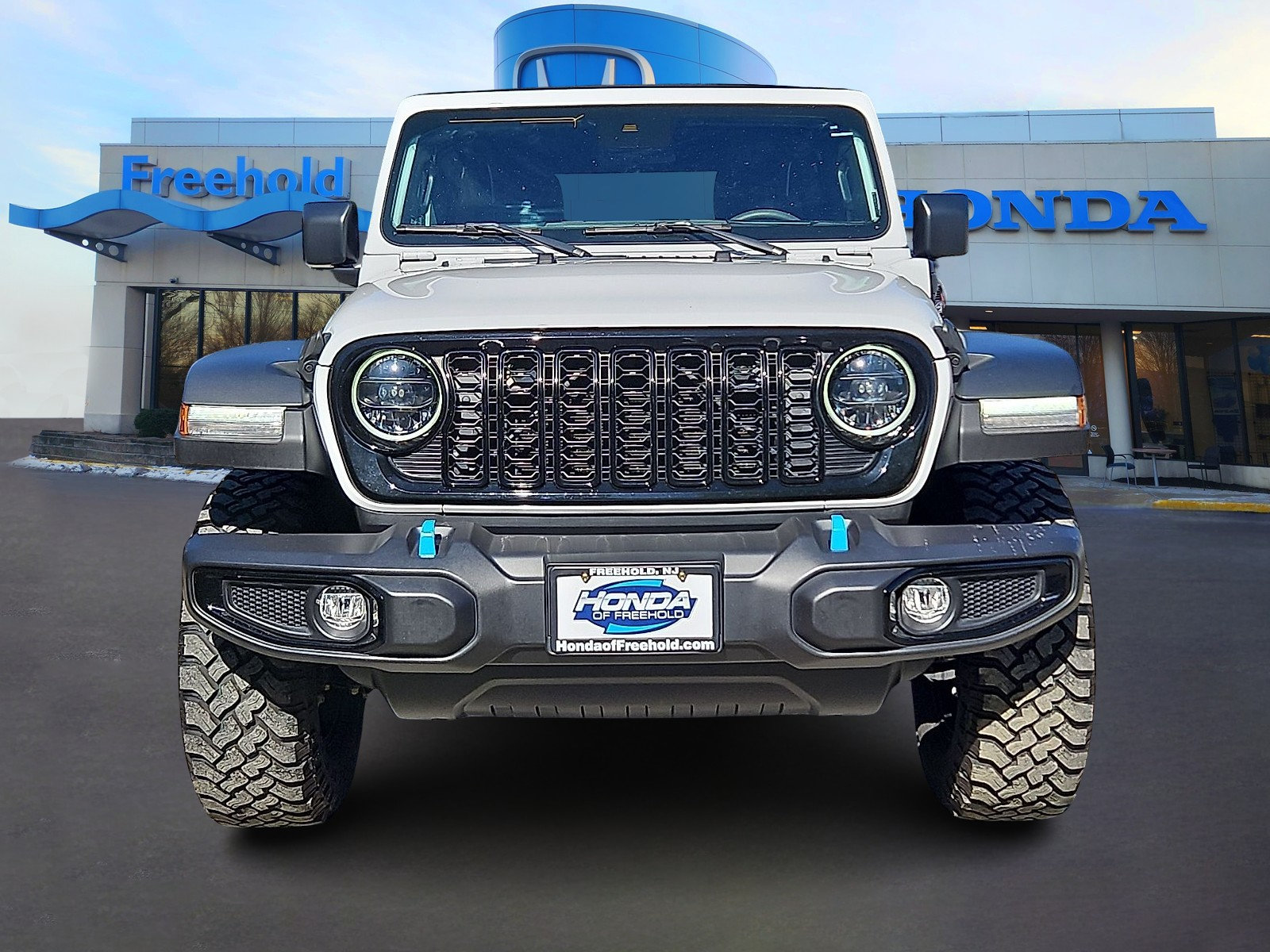 Used 2024 Jeep Wrangler Unlimited AWD/4WD image 2