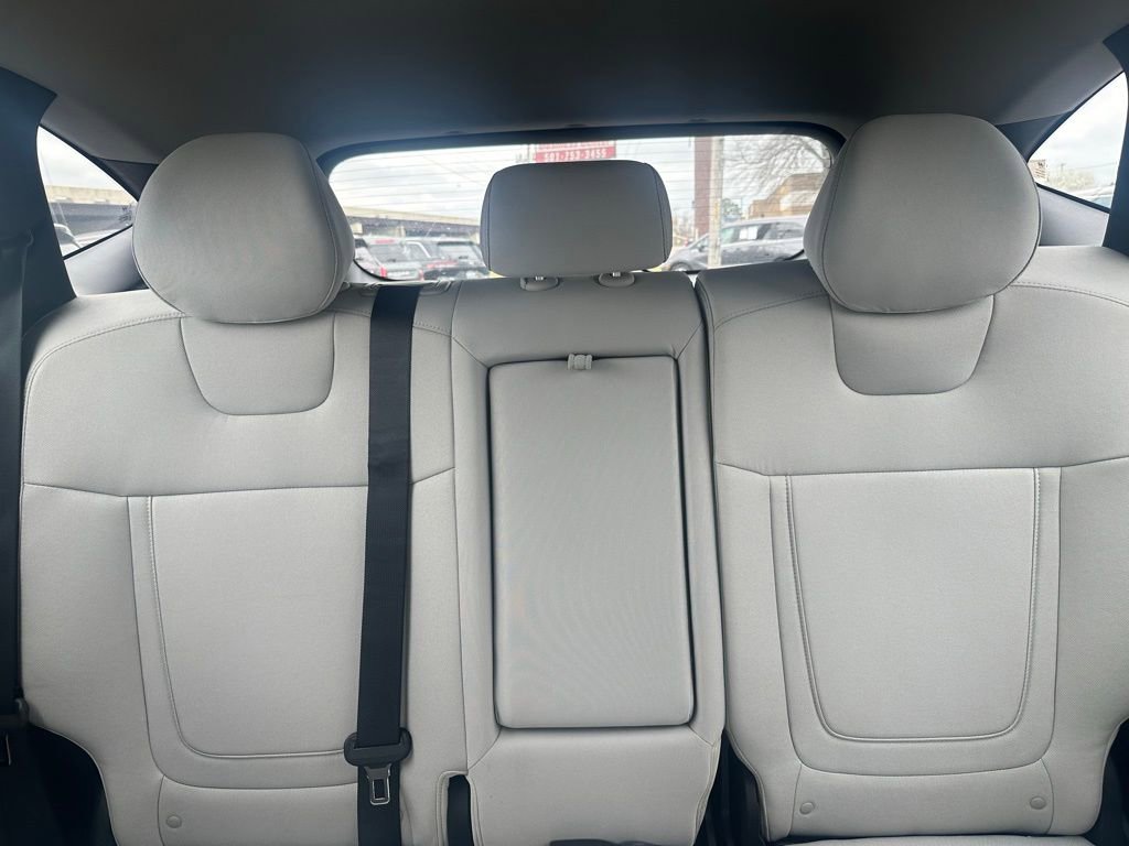 Certified 2025 Hyundai Tucson SE image 27