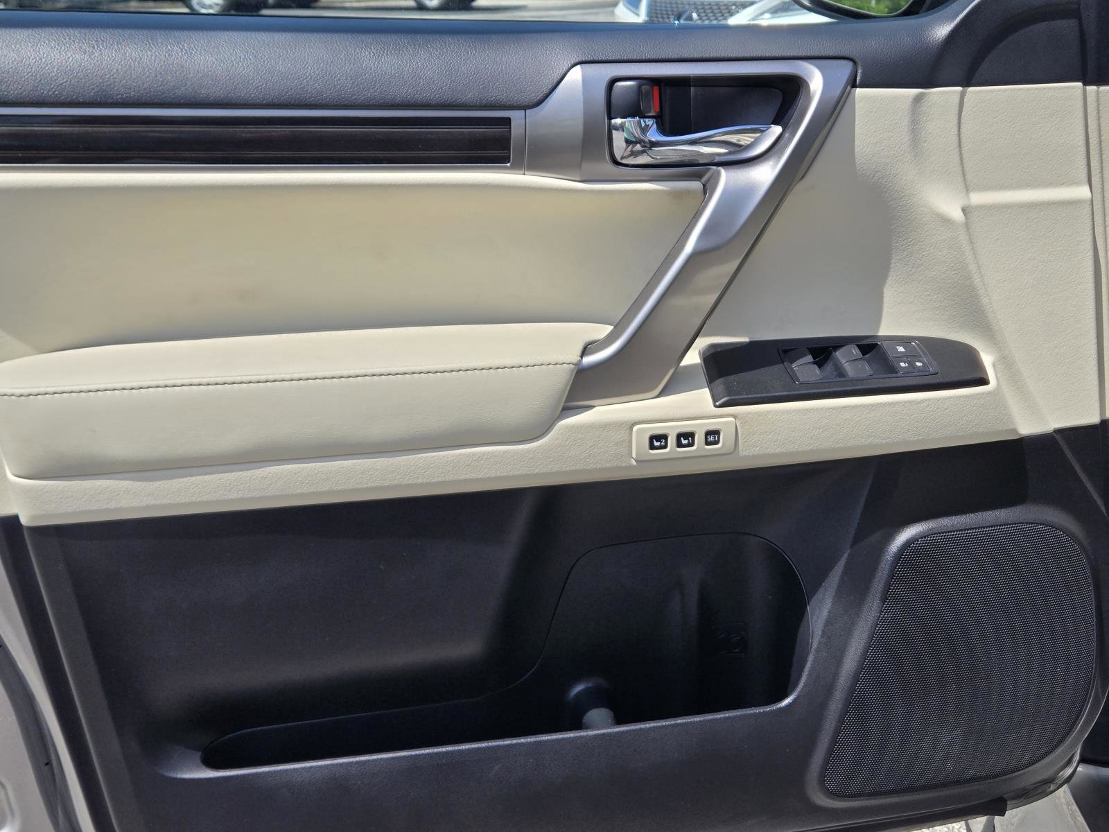 Used 2022 Lexus GX 460 Premium w/ Premium Package AWD/4WD image 13