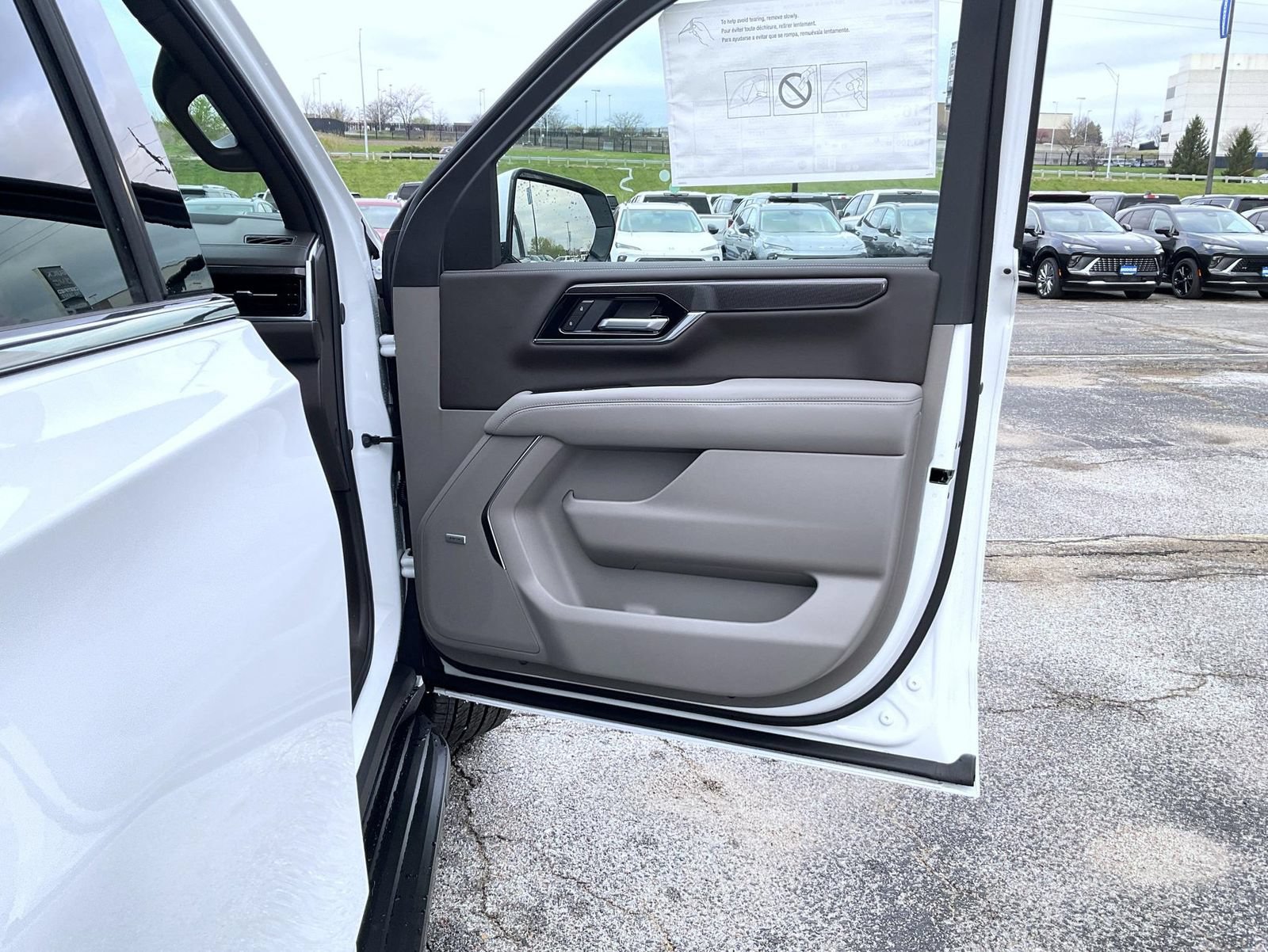 New 2026 GMC Yukon XL Elevation AWD/4WD image 16