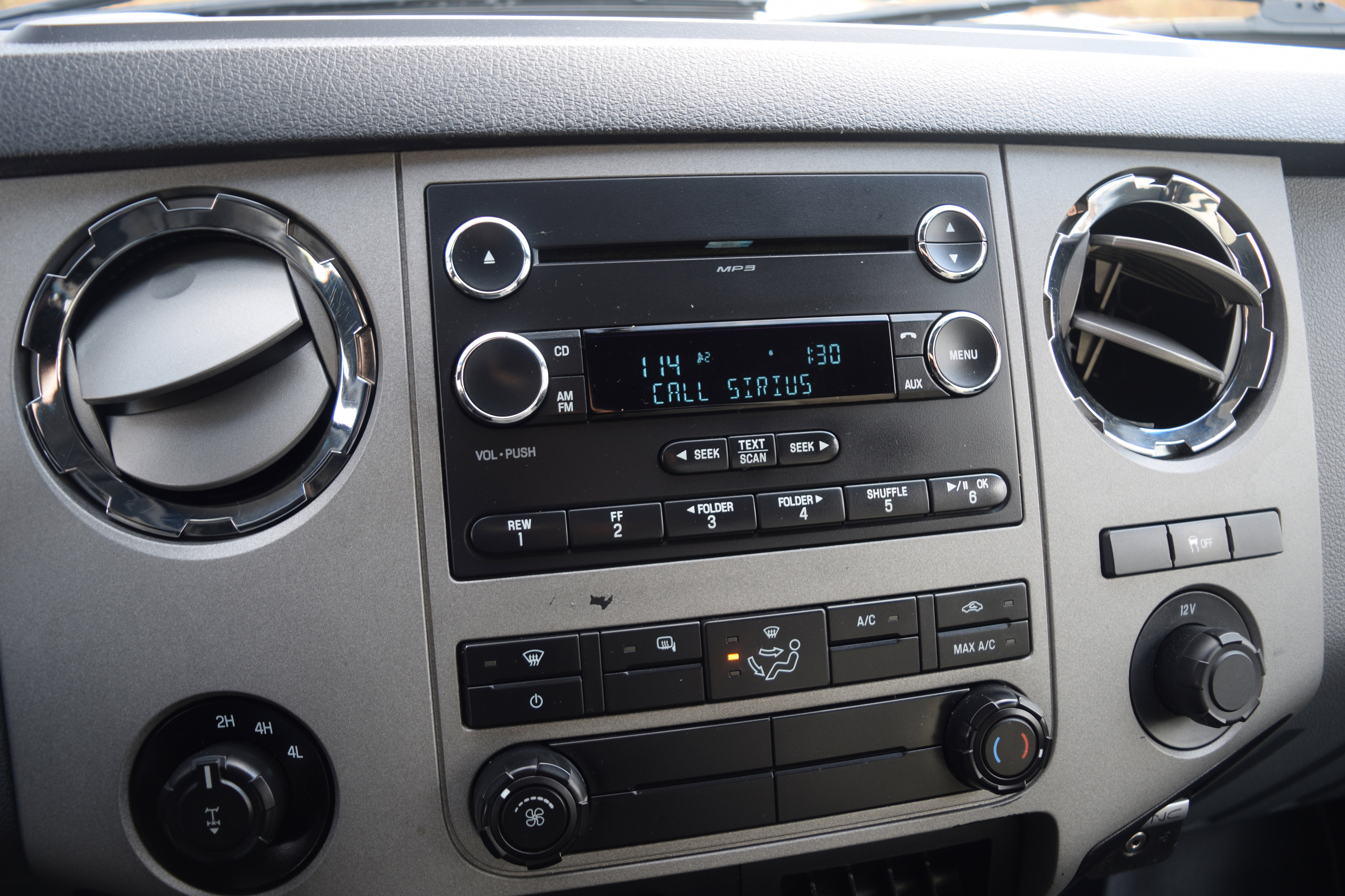 Used 2016 Ford F250 XLT w/ Camper Package image 10