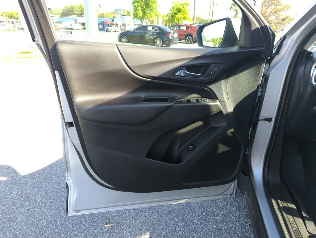 Used 2018 Chevrolet Equinox LT FWD image 18