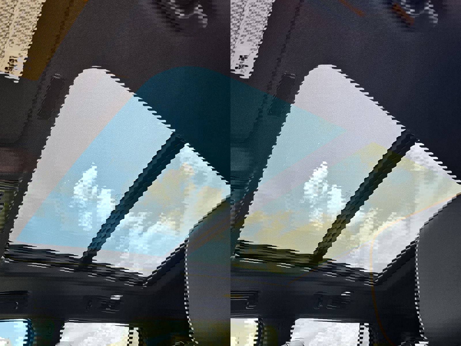 New 2025 Chevrolet Suburban Premier w/ Sun And Tow Package image 13