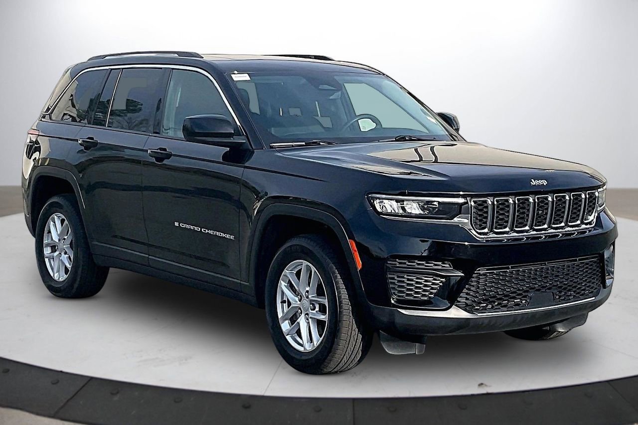 Certified 2023 Jeep Grand Cherokee Laredo X image 2