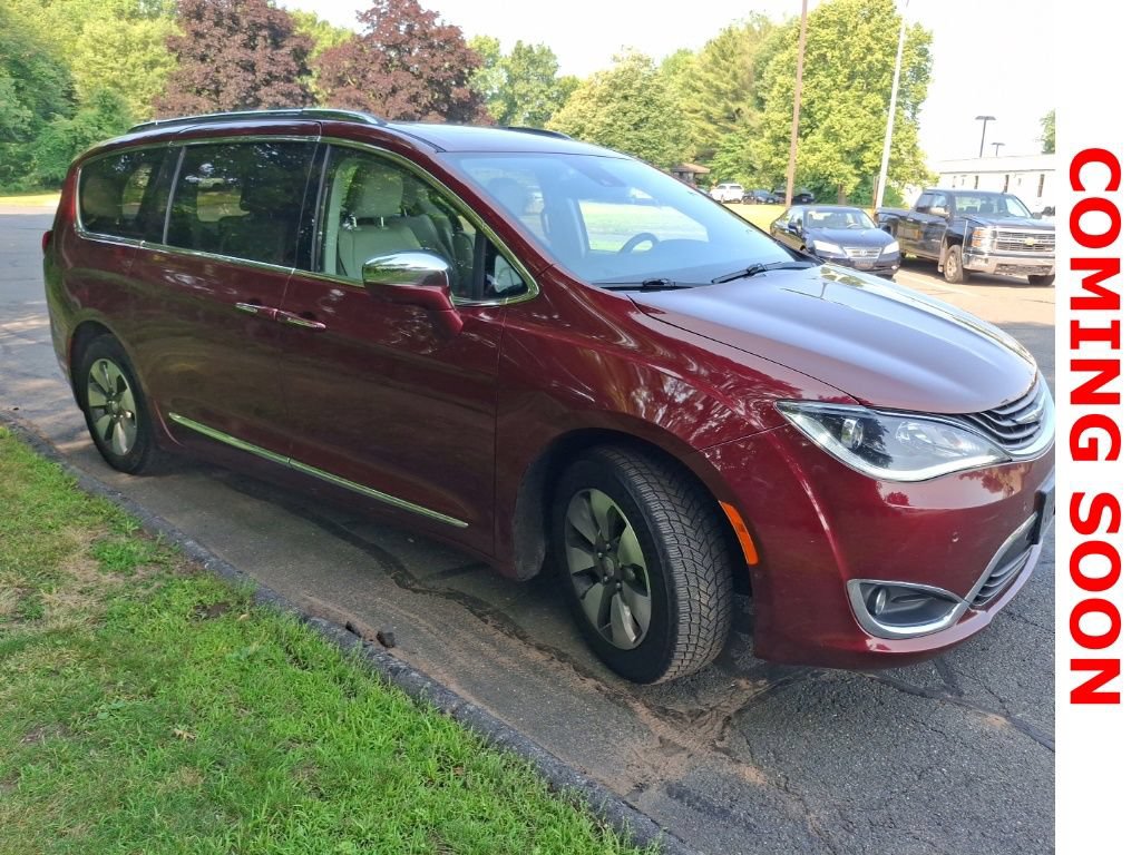 Used 2017 Chrysler Pacifica Platinum FWD image 4