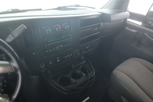 Used 2018 Chevrolet Express 4500 w/ Power Convenience Package RWD image 15